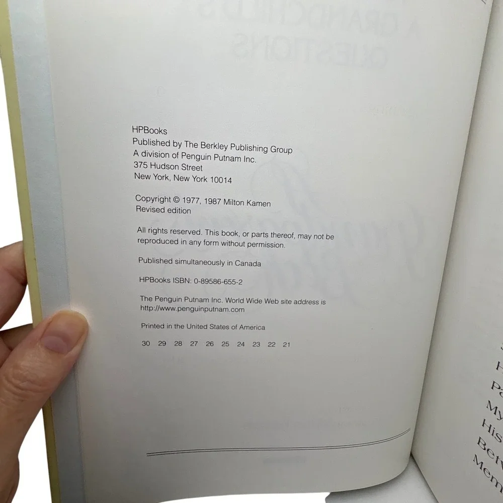 A Grandparents Book Answers to a Grandchilds Questions Milton Kamen Hardcover